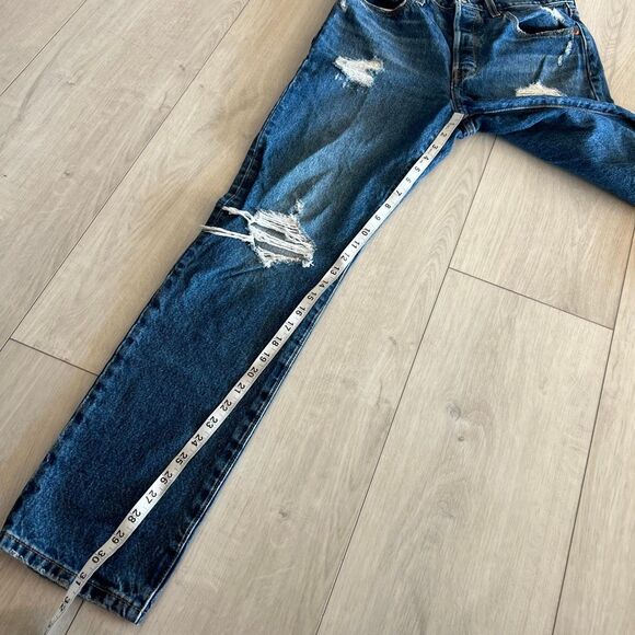 Levi’s womens distress jeans size 28/32 - Picture 3 of 11